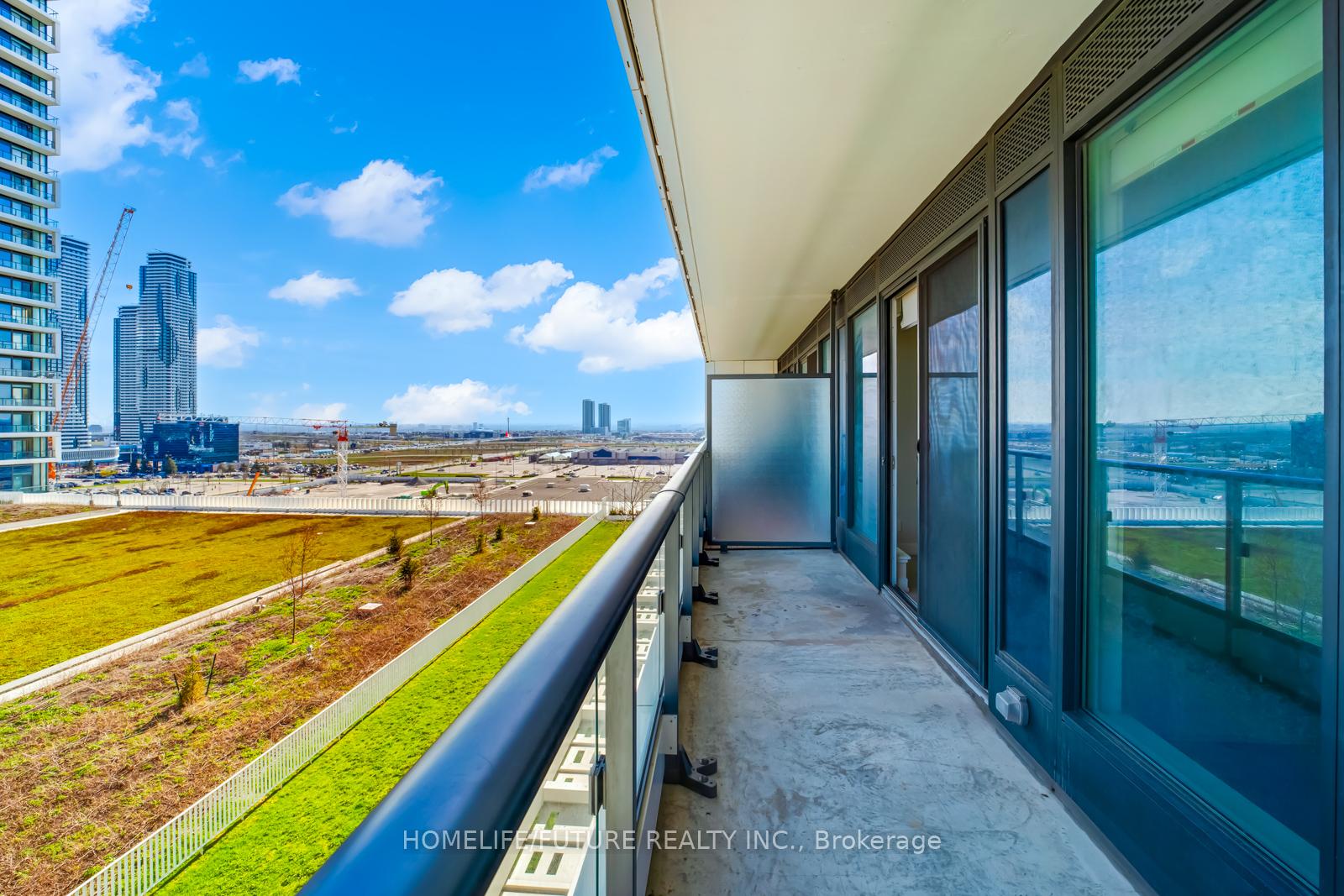 2 Bedrooms Condo at 898 Portage,  Vaughan For sale