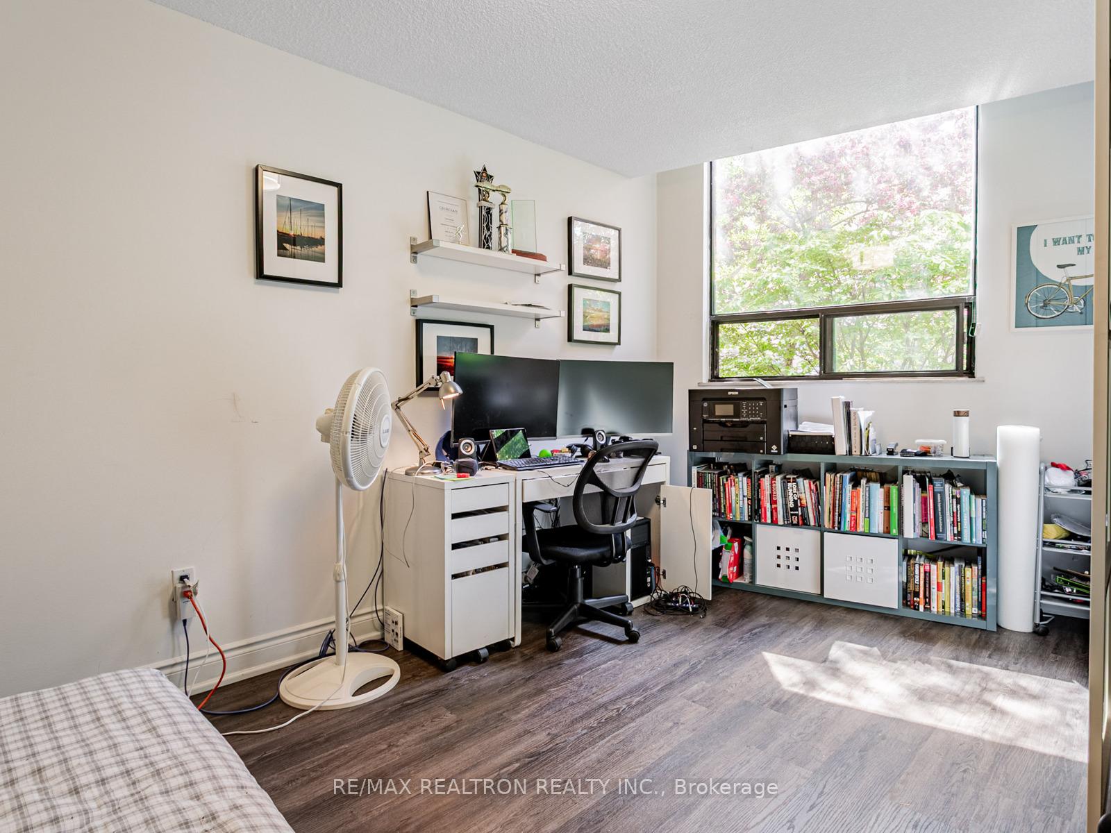 2 Bedrooms Condo at 22 Shallmar, Toronto For sale