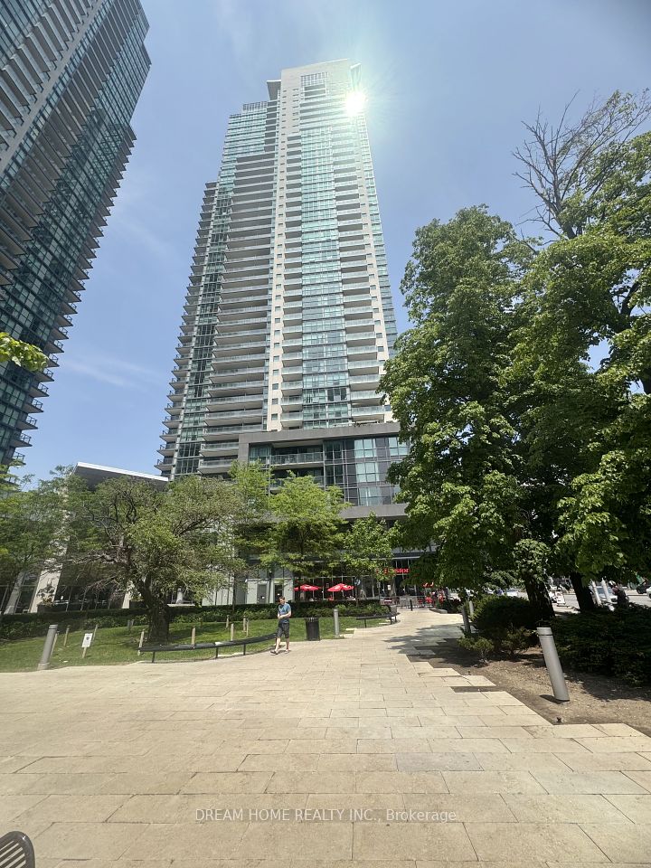 5168 Yonge