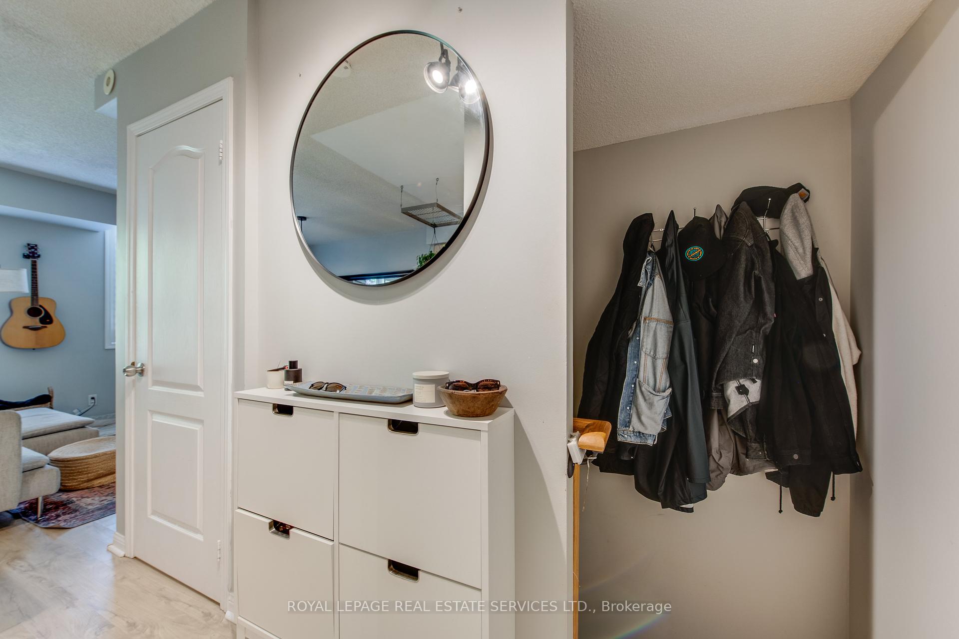 2 Bedrooms Condo at 29 canniff, Toronto For sale