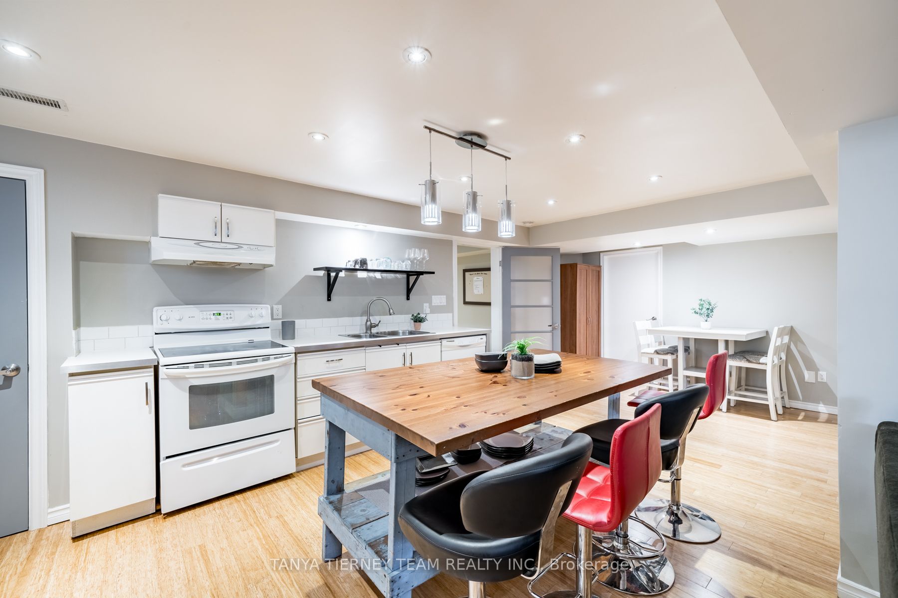 8 Nathan Avenue