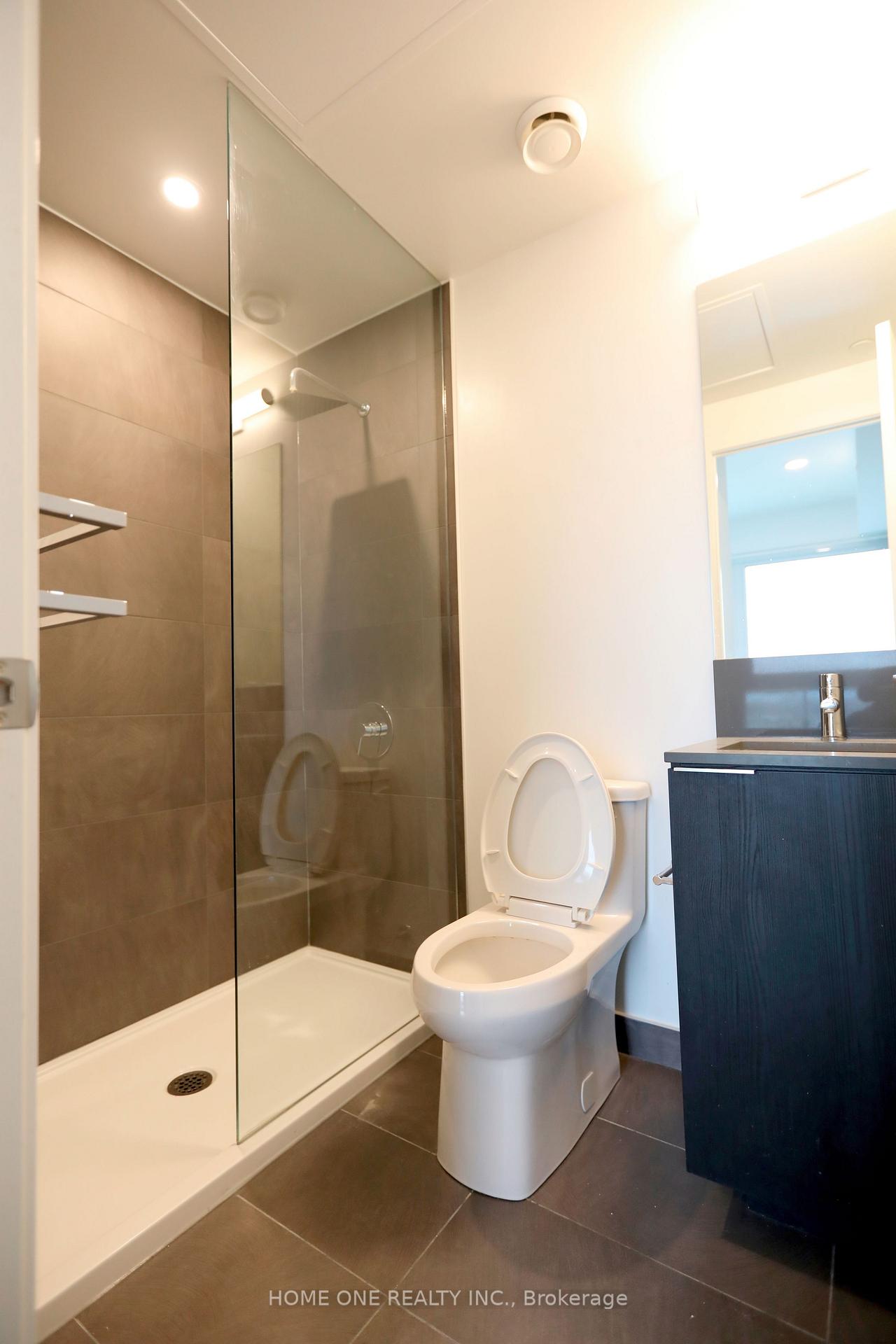 2 Bedrooms Condo at 1000 Portage,  Vaughan For sale