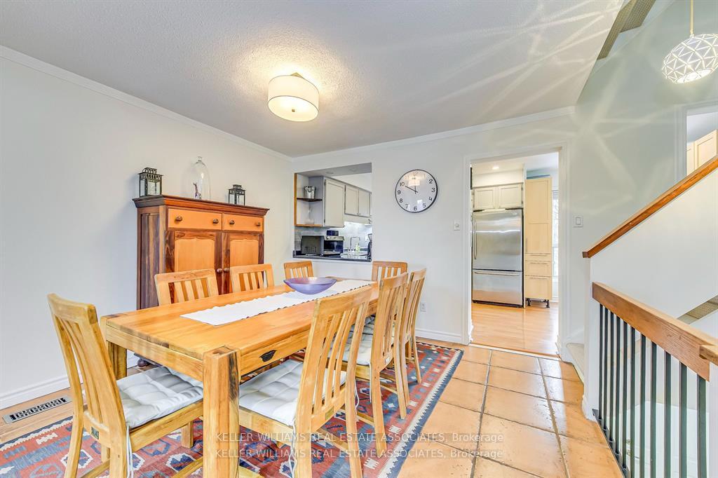 4 Bedrooms Condo at 24 Reid, Mississauga For sale