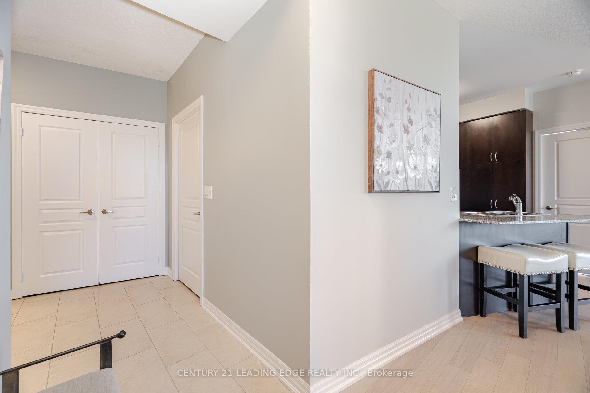 3 Bedrooms Co-op at 223 Webb, Mississauga For sale