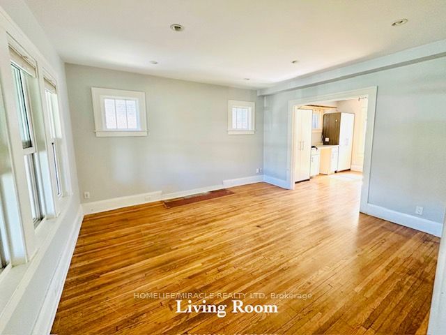 1037 Bruce Avenue, Windsor, ON N9A 4Y1