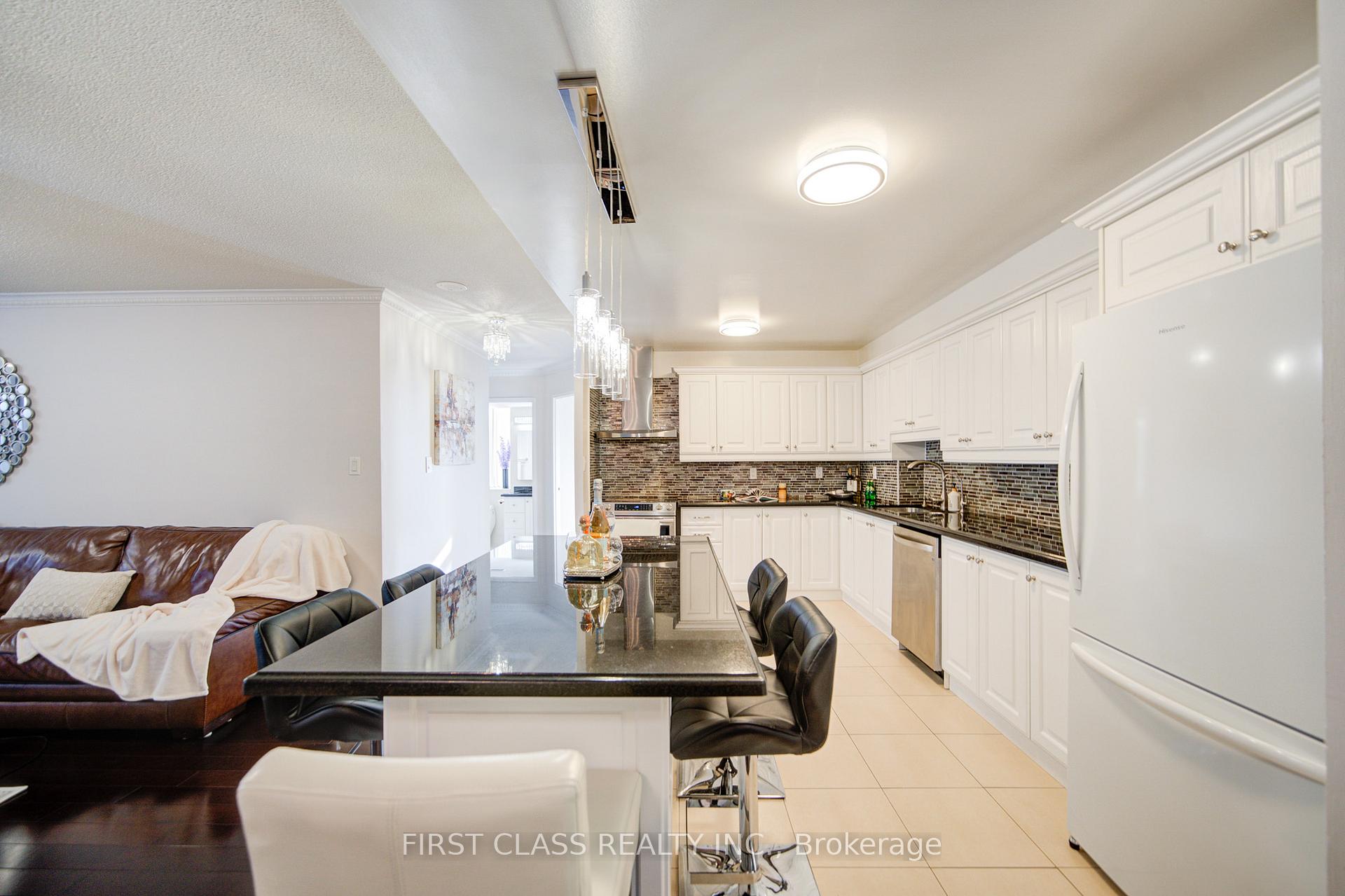 3 Bedrooms Condo at 25 Bamburgh, Toronto For sale