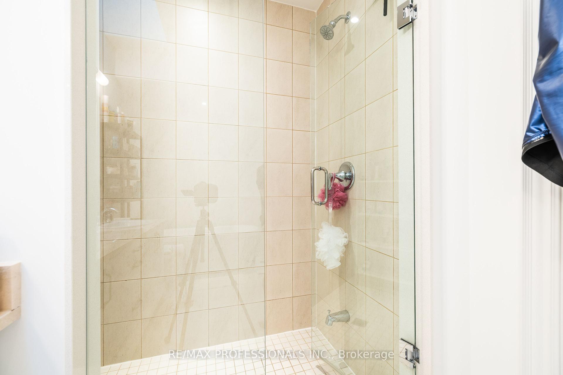 3 Bedrooms Condo at 150 Joymar, Mississauga For sale