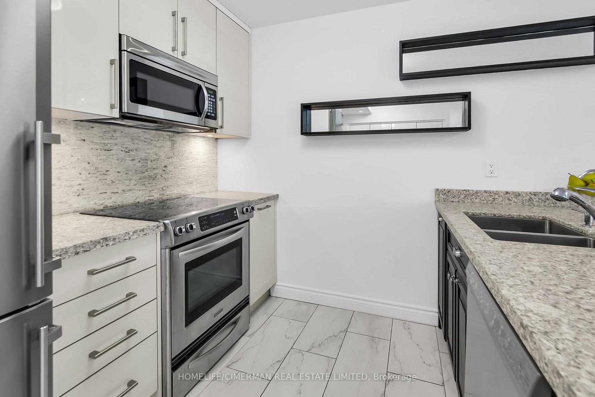3 Bedrooms Condo at 10 Queens Quay, Toronto For sale