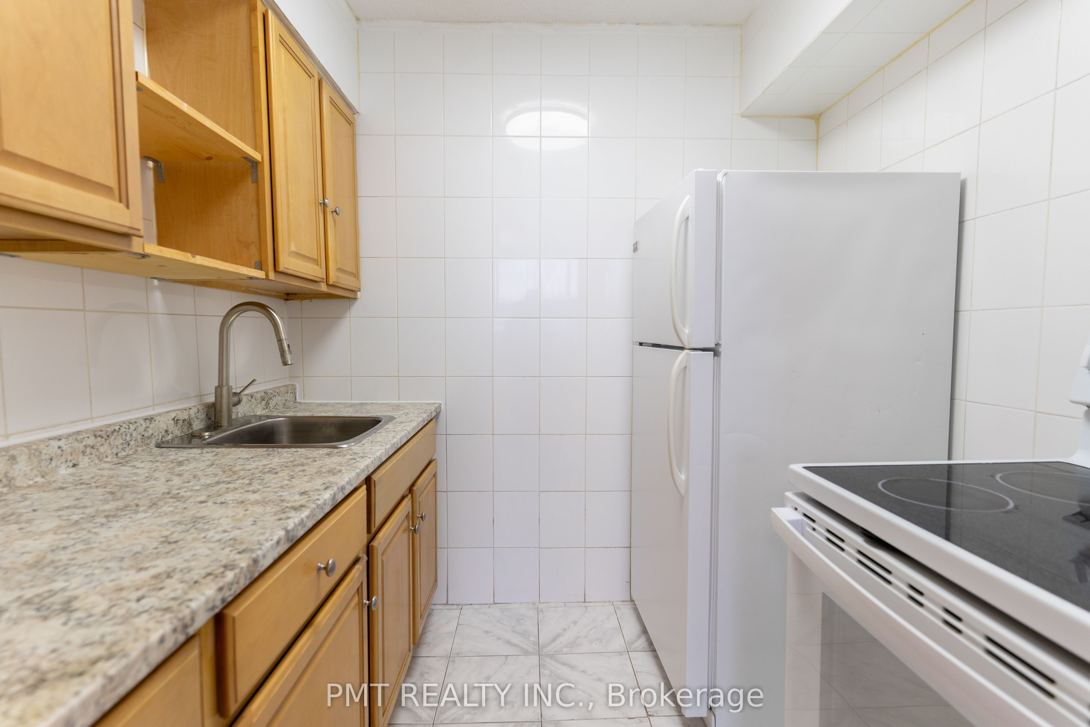#808 - 50 Lotherton Pathway, Toronto, ON M6B 2G7