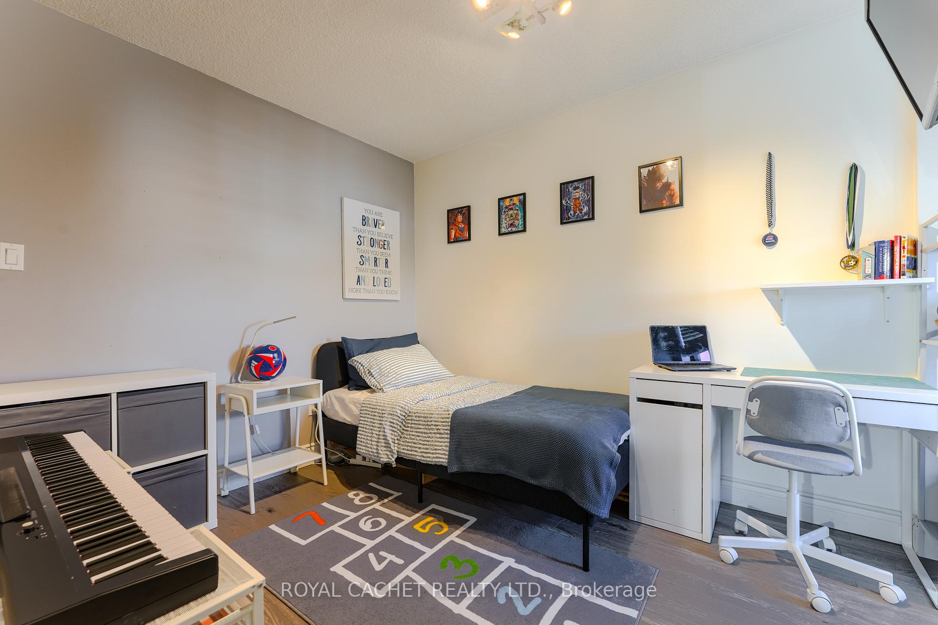 3 Bedrooms Condo at 75 Graydon Hall, Toronto For sale