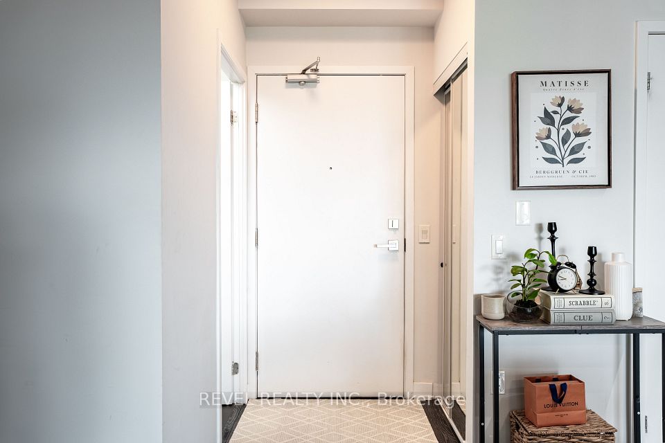 4055 Parkside Village