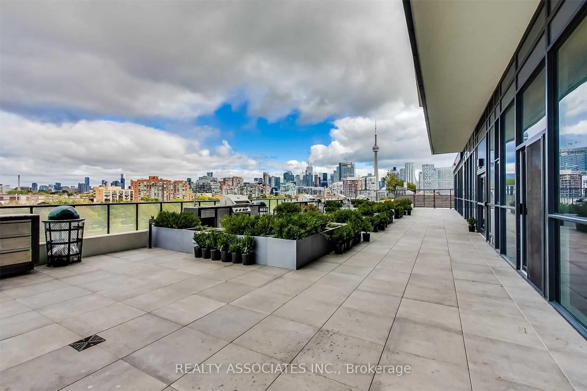 2 Bedrooms Condo at 30 Ordnance, Toronto For sale