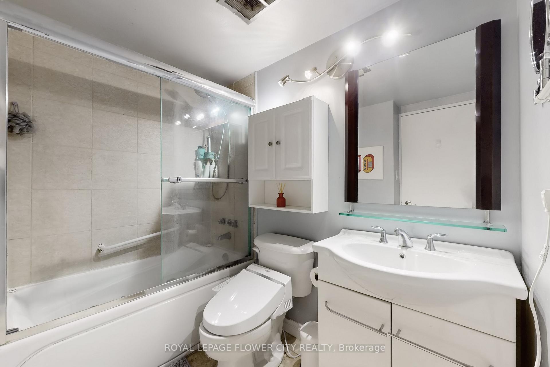 1 Bedroom Condo at 1333 Bloor, Mississauga For sale