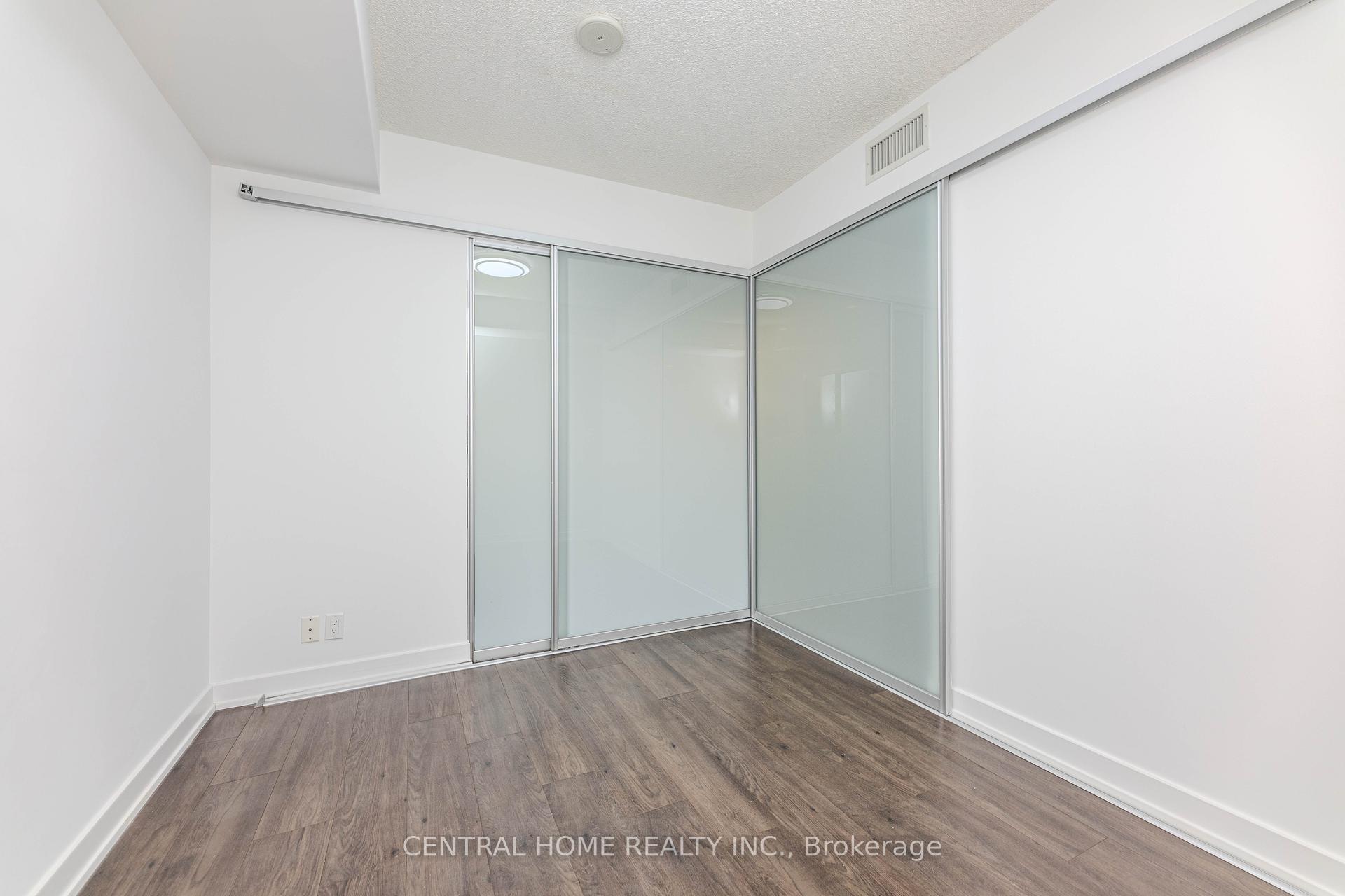 2 Bedrooms Condo at 2220 Lake Shore,  Toronto For sale