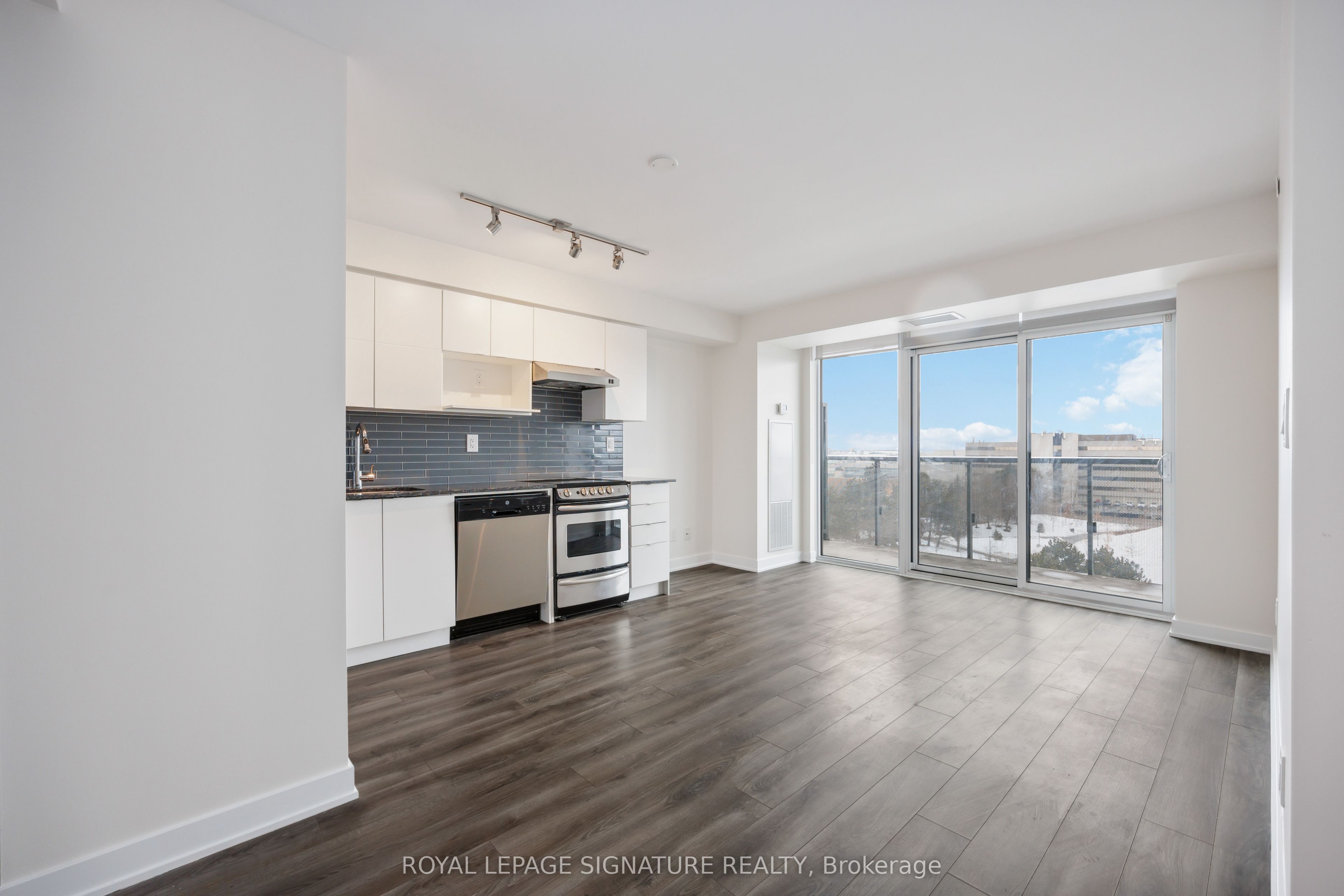 160 Flemington Road, #906
