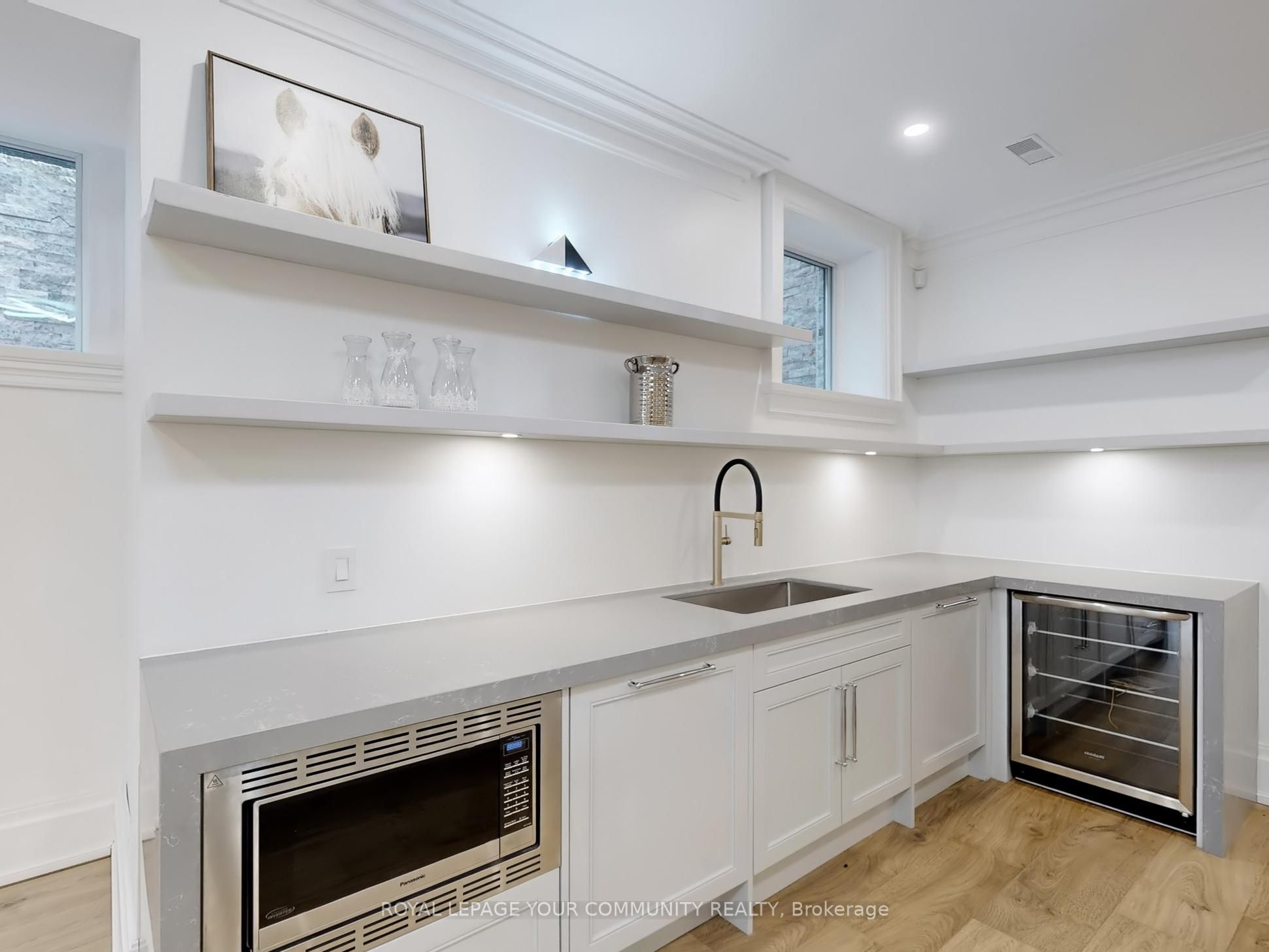1257 Lakeshore Road W