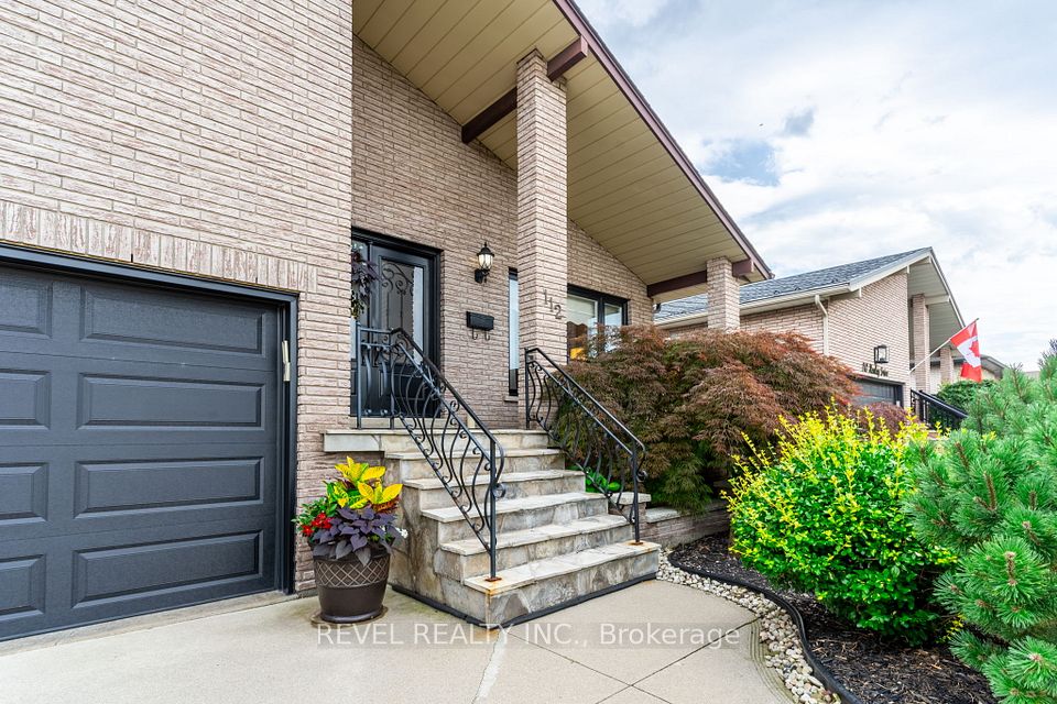 112 Henley Drive, Hamilton, ON L8E 4L8