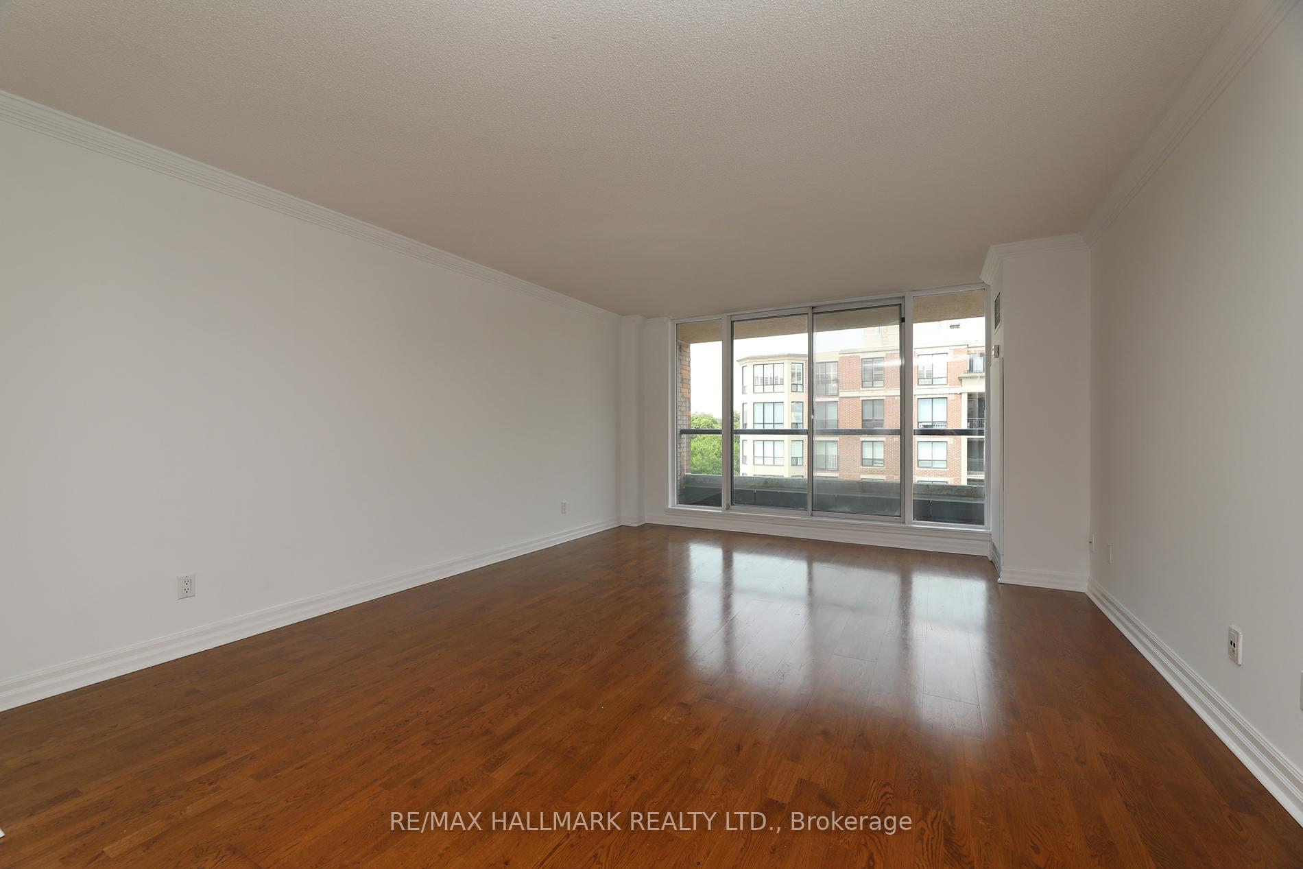 2 Bedrooms Condo at 2727 Yonge, Toronto For sale