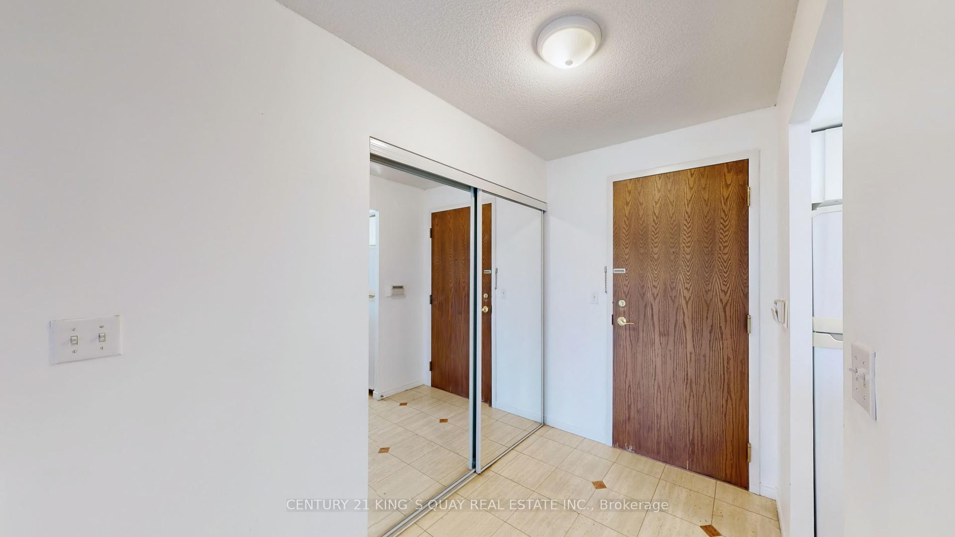 2 Bedrooms Condo at 18 Pemberton, Toronto For sale