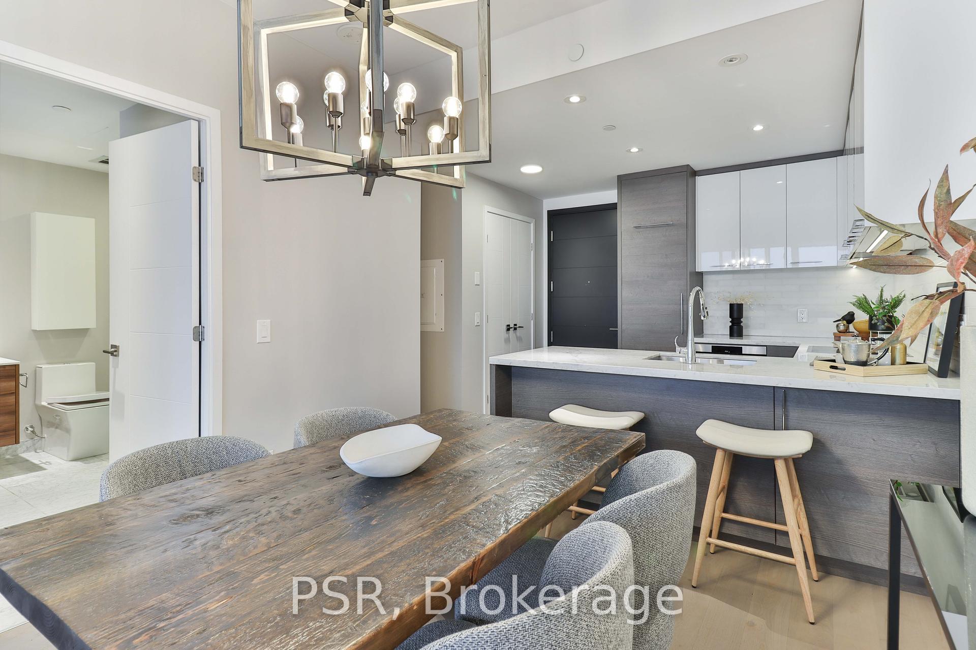 2 Bedrooms Condo at 488 University Ave, Toronto For sale