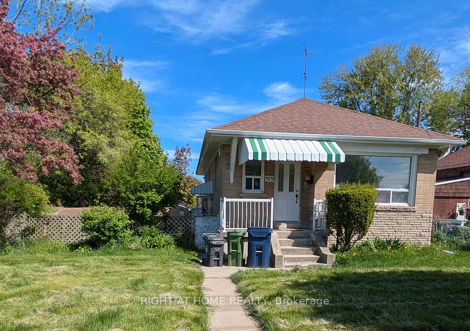 979 Danforth