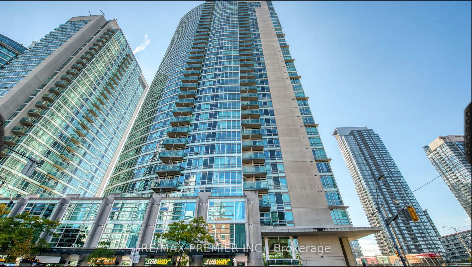 2 Bedrooms Condo at 381 Front,  Toronto For sale