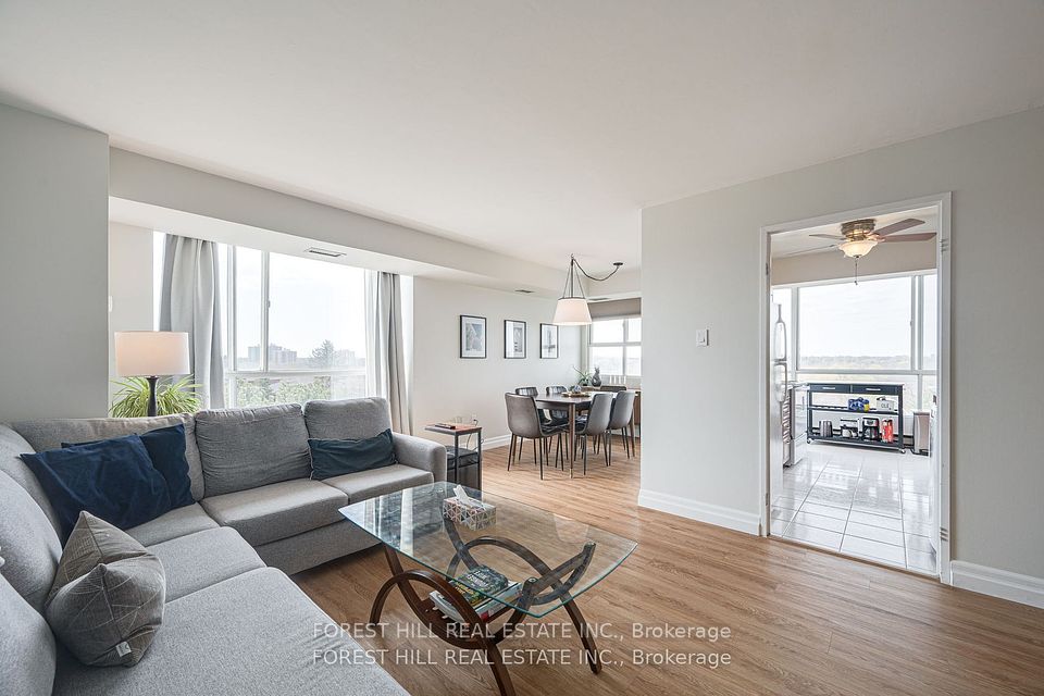 3077 Weston