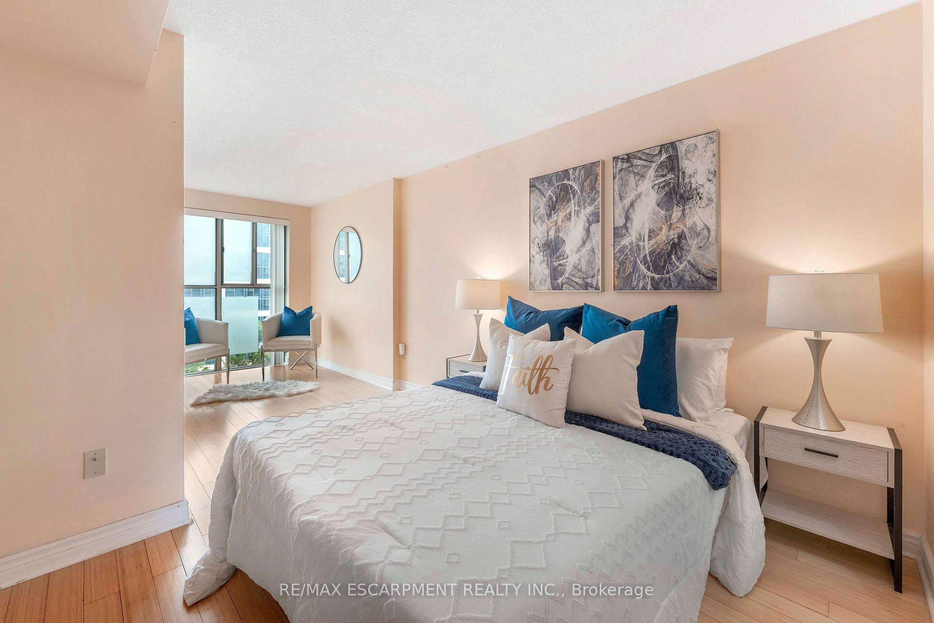 3 Bedrooms Condo at 65 Scadding, Toronto For sale