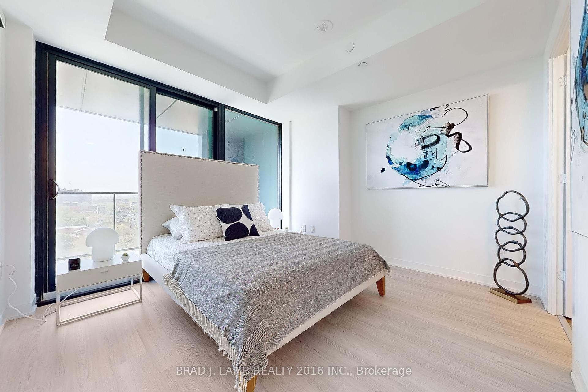 2 Bedrooms Condo at 195 McCaul, Toronto For sale