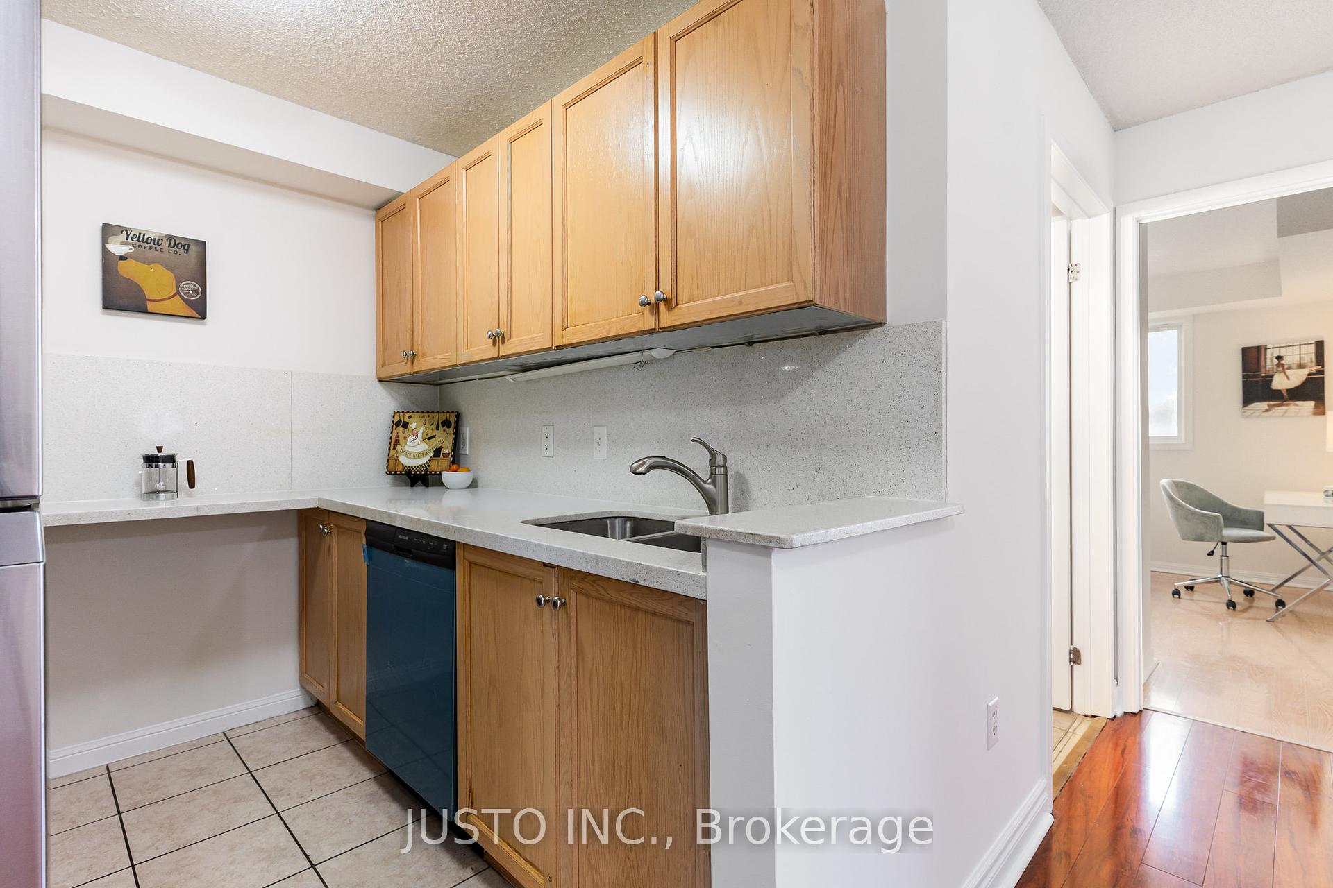3 Bedrooms Condo at 5235 Finch,  Toronto For sale