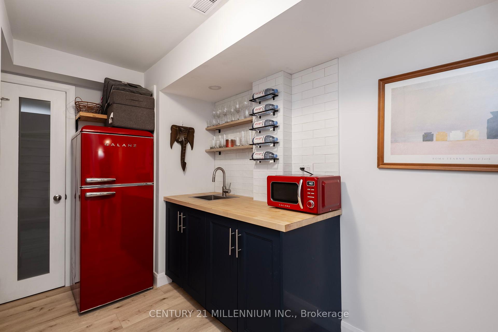 3 Bedrooms Condo at 19 Arietta, Hamilton For sale