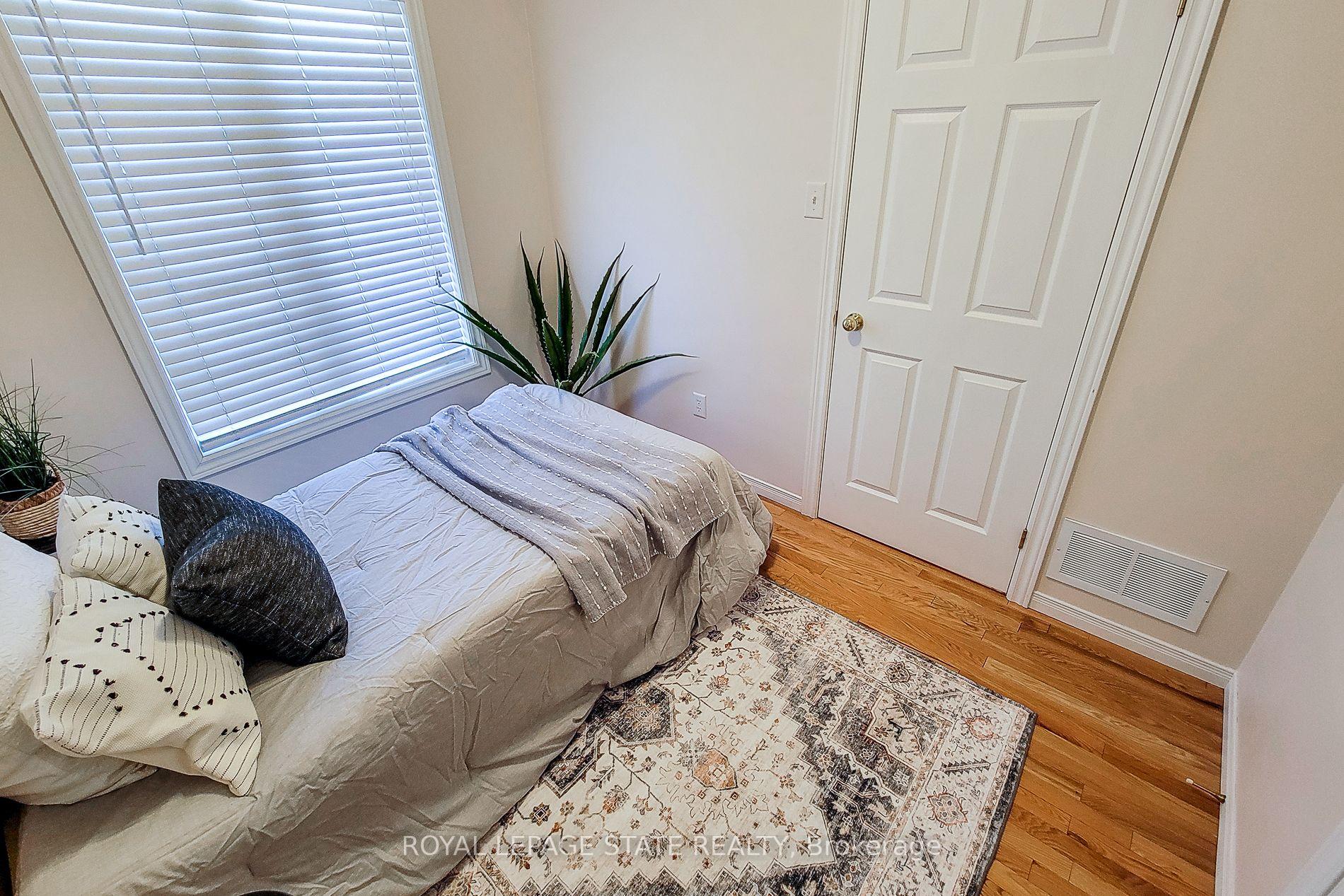 2 Bedrooms Condo at 751 Rymal, Hamilton For sale