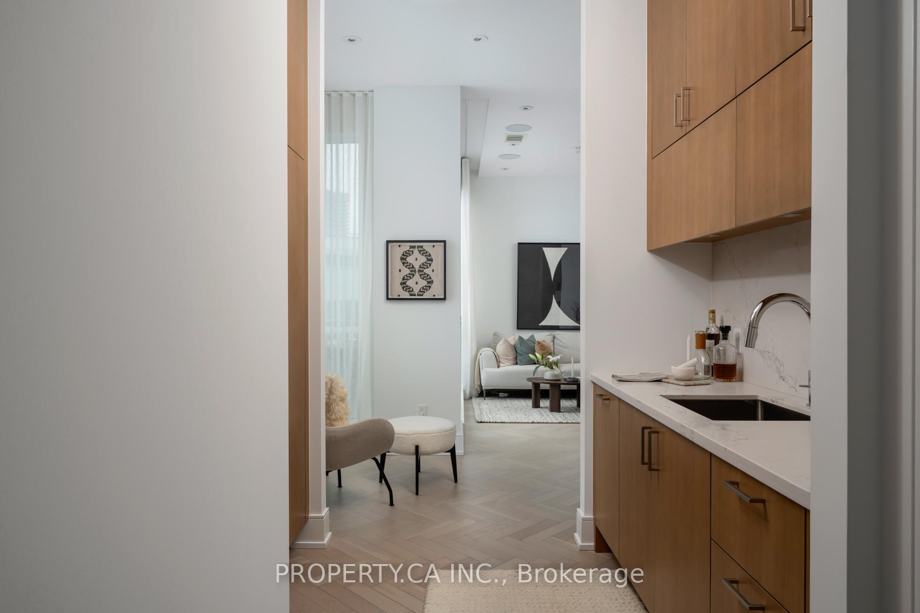 3 Bedrooms Condo at 1 Edgewater, Toronto For sale