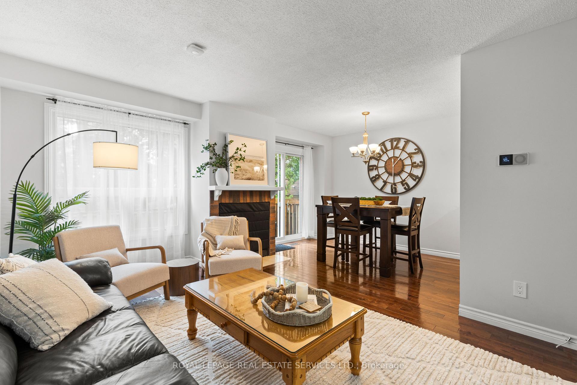 3 Bedrooms Condo at 2065 Amherst Heights, Burlington For sale