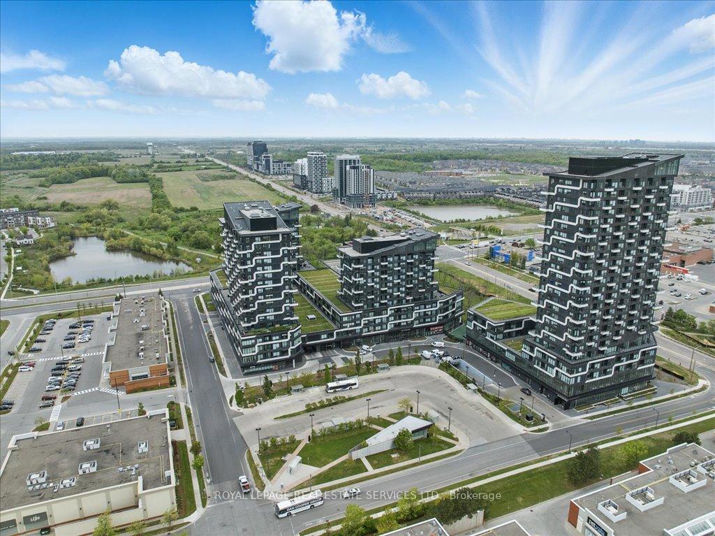 3 Bedrooms Condo at 2489 Taunton, Oakville For sale