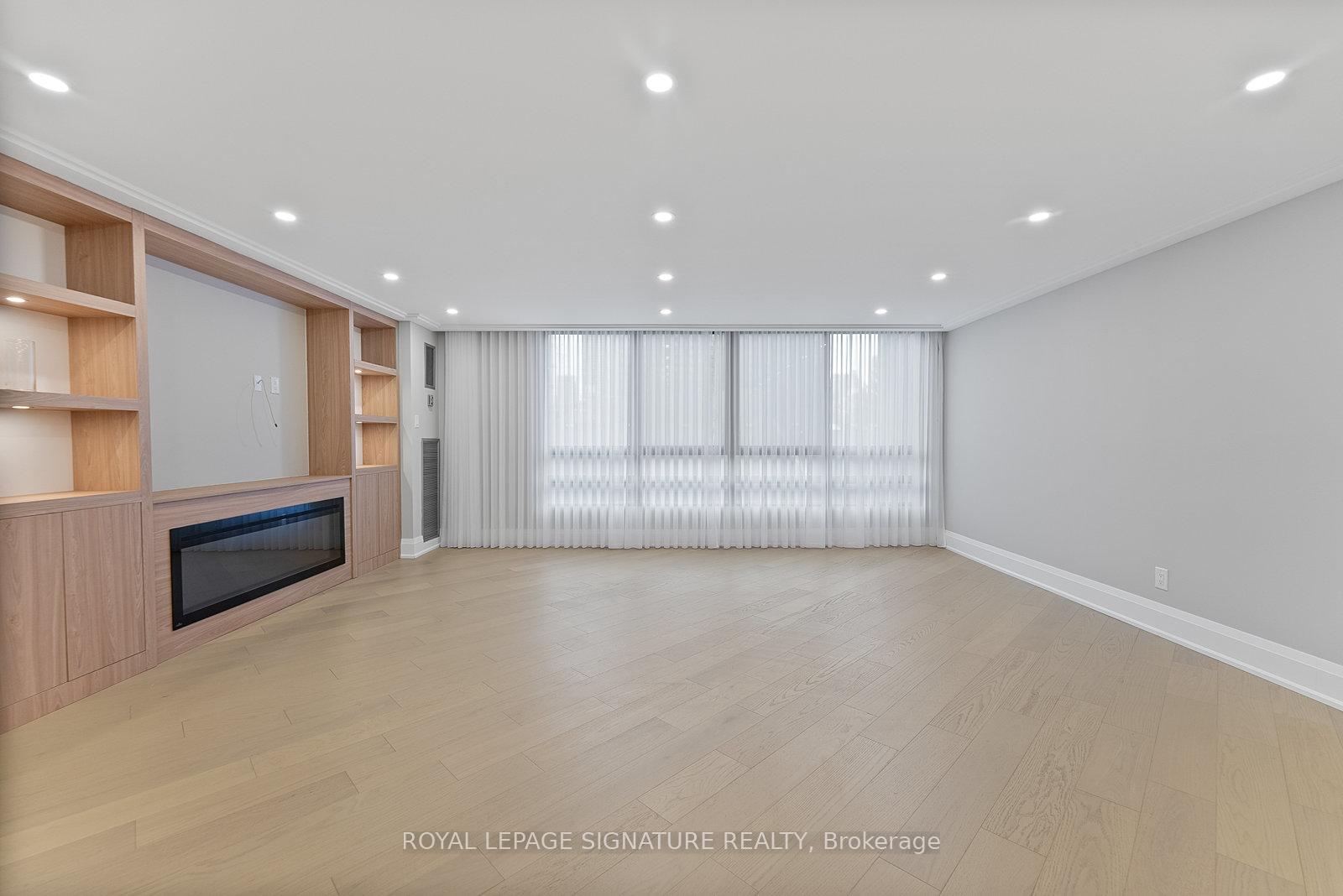 2 Bedrooms Condo at 77 Carlton,  Toronto For sale