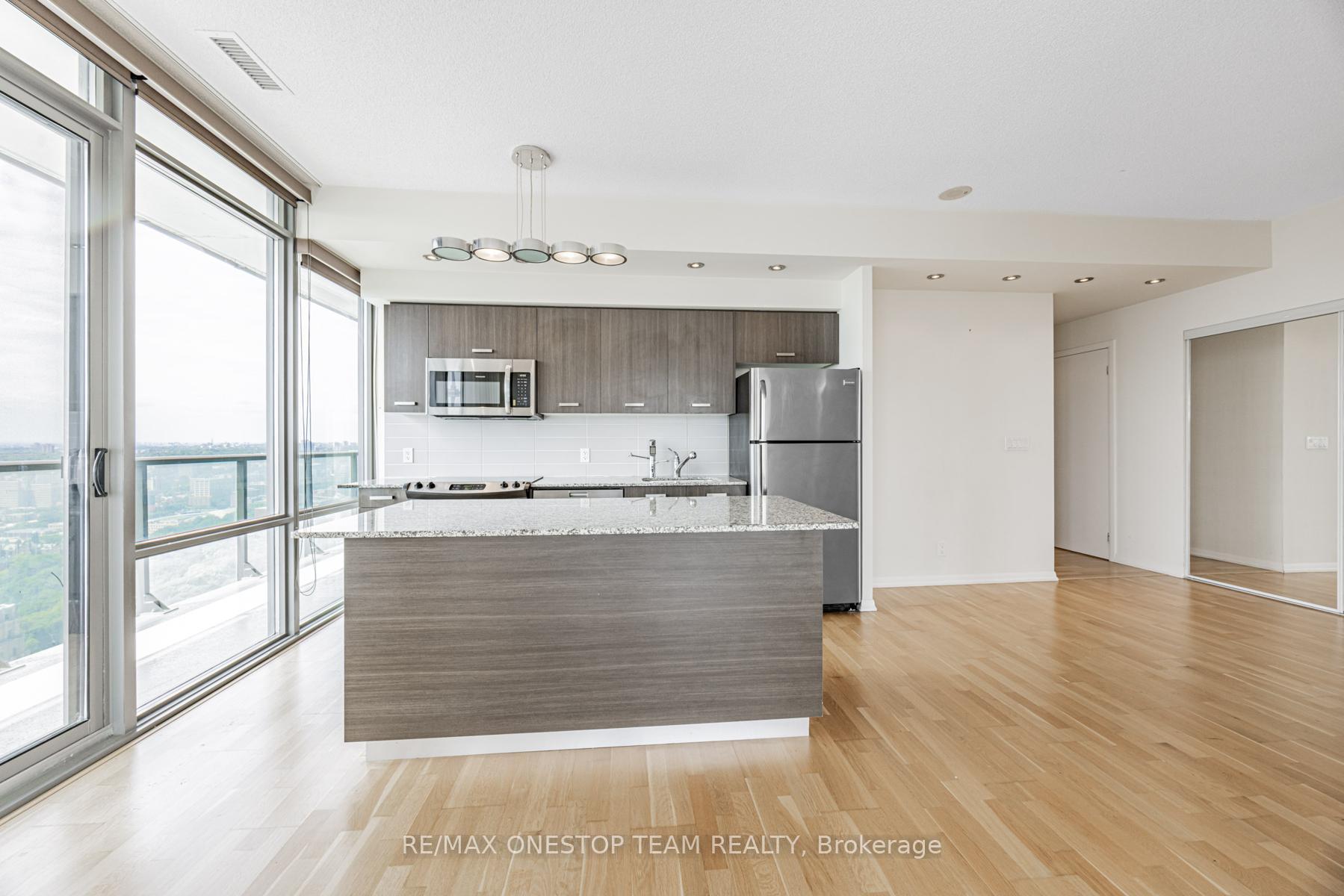 4 Bedrooms Condo at 832 Bay, Toronto For sale