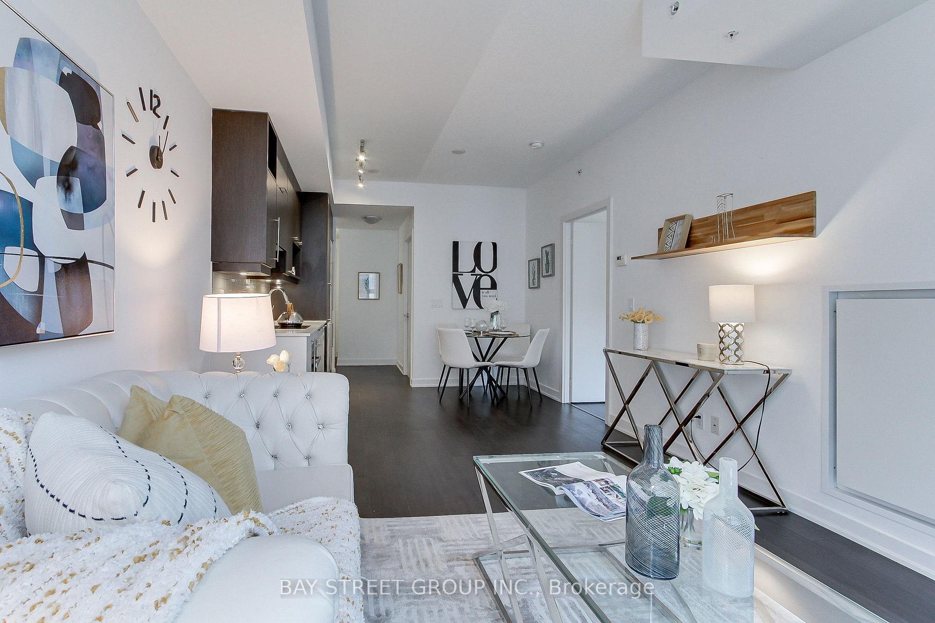 2 Bedrooms Condo at 199 Richmond, Toronto For sale