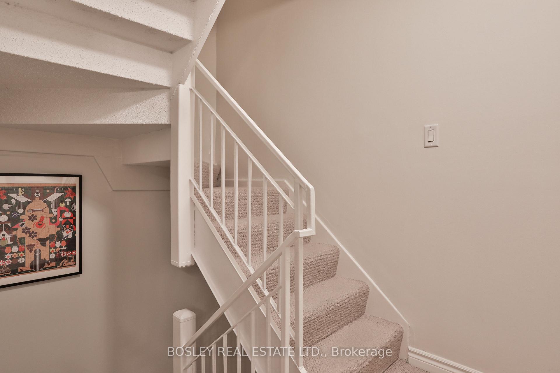 3 Bedrooms Condo at 1250 Mississauga Valley, Mississauga For sale
