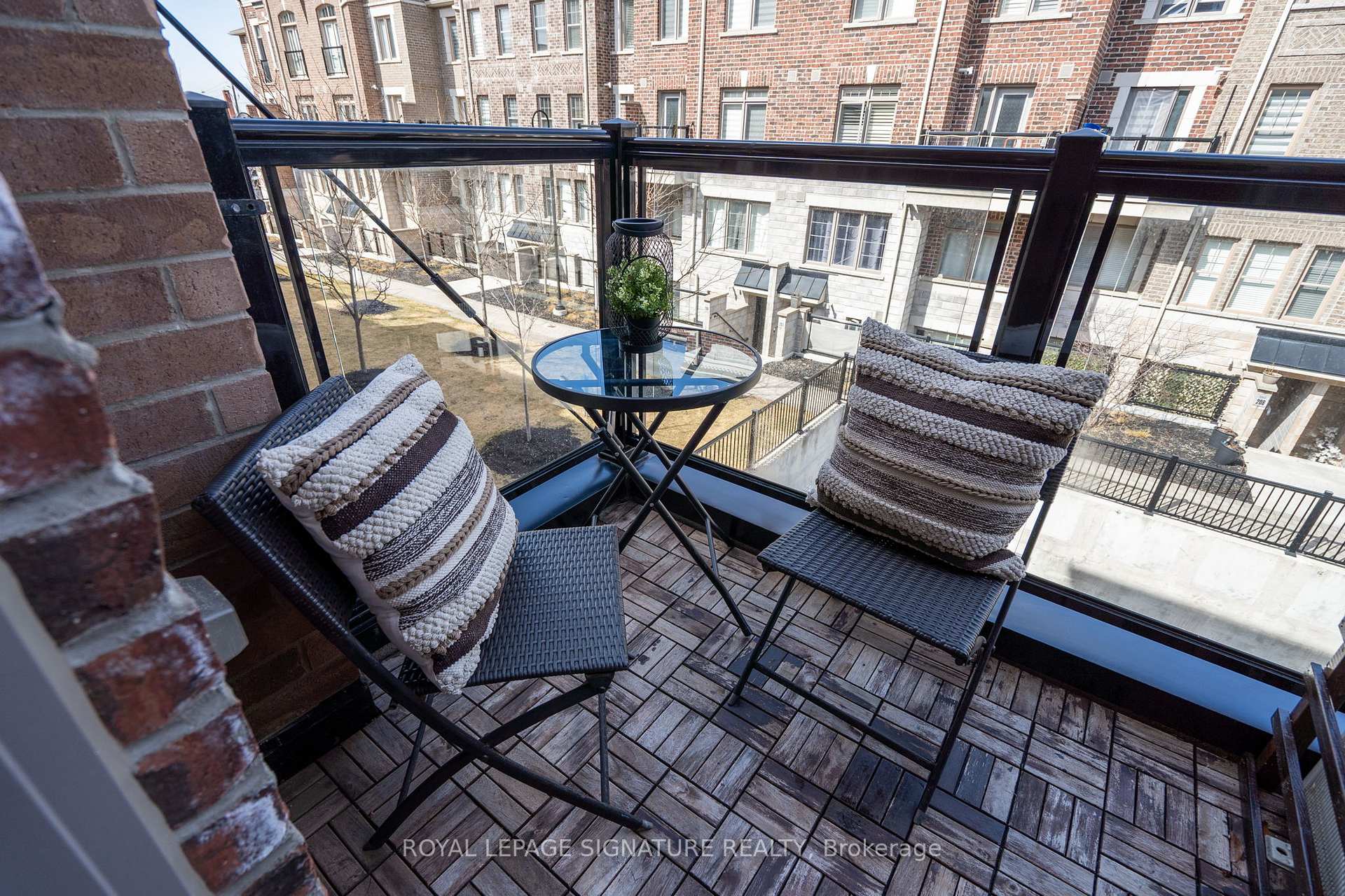 2 Bedrooms Condo at 60 Parrotta, Toronto For sale