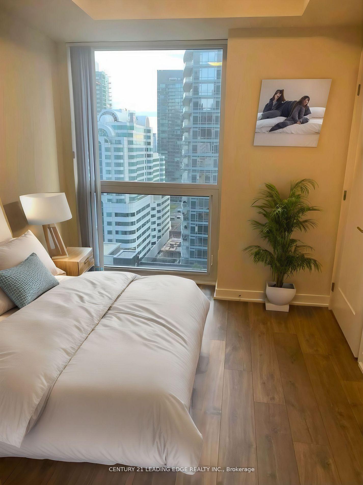 2 Bedrooms Condo at 99 John, Toronto For sale