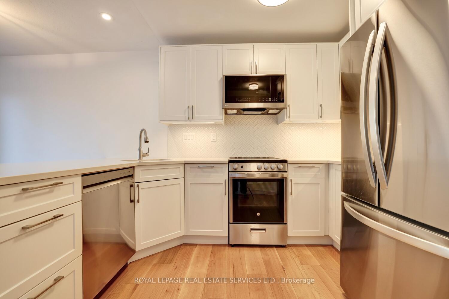 1 Bedroom Co-op at 41 Lake Shore, Toronto For sale