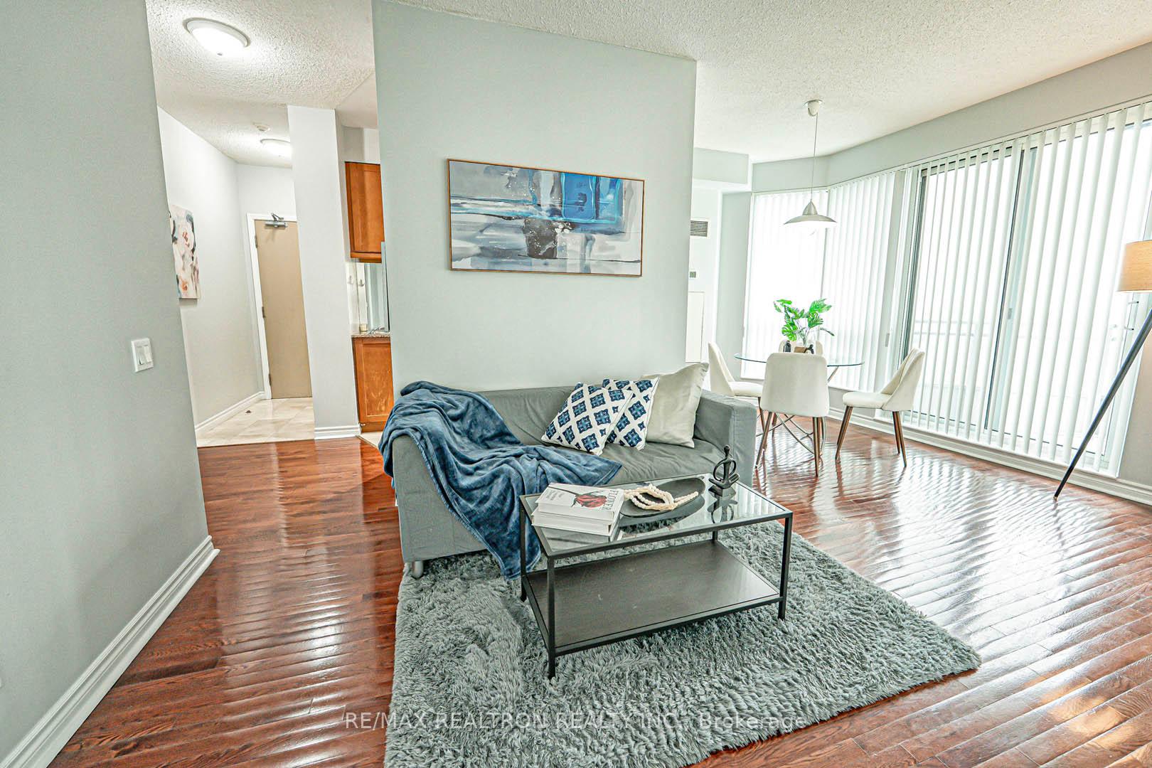 2 Bedrooms Condo at 60 Byng, Toronto For sale