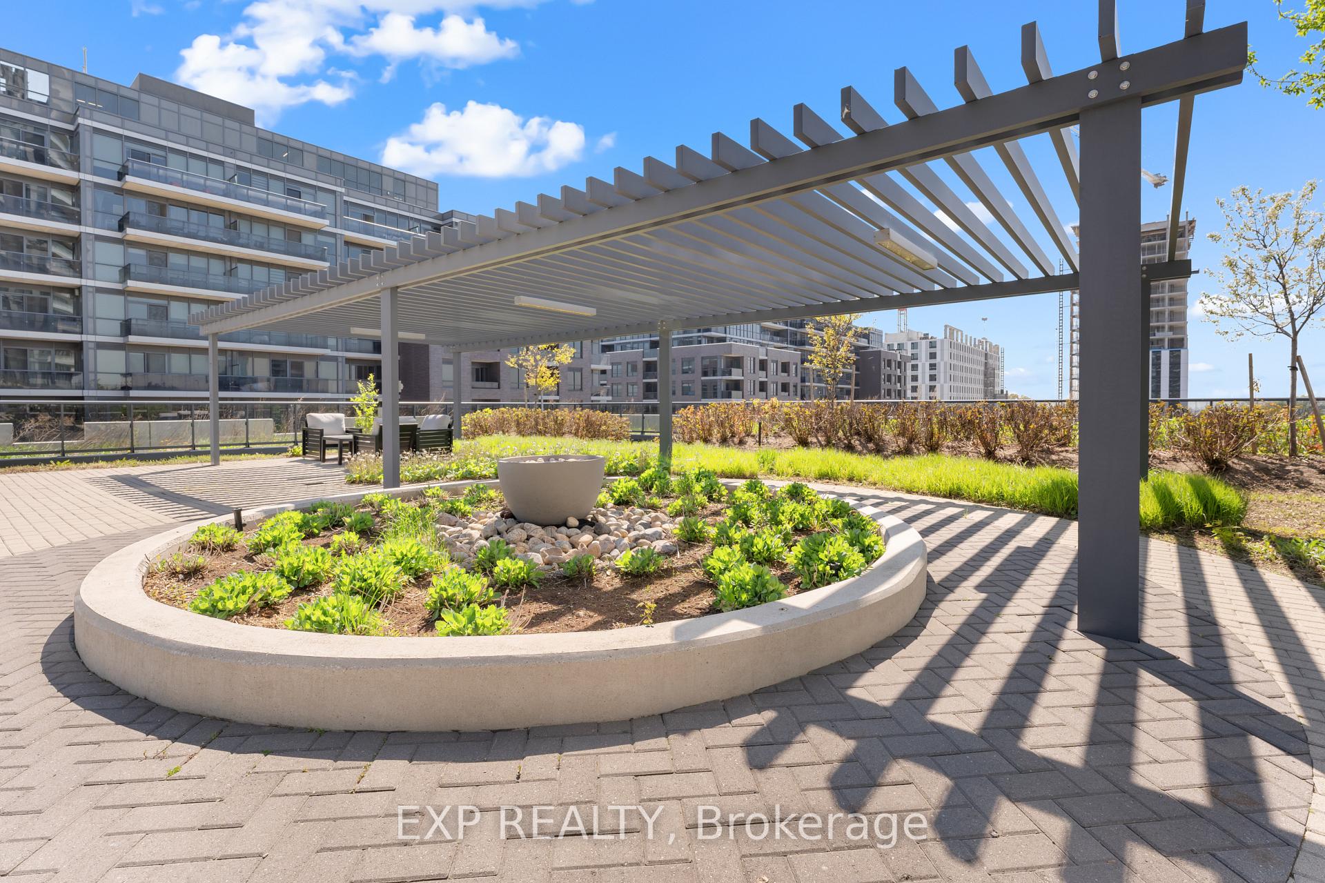 2 Bedrooms Condo at 30 Gibbs, Toronto For sale