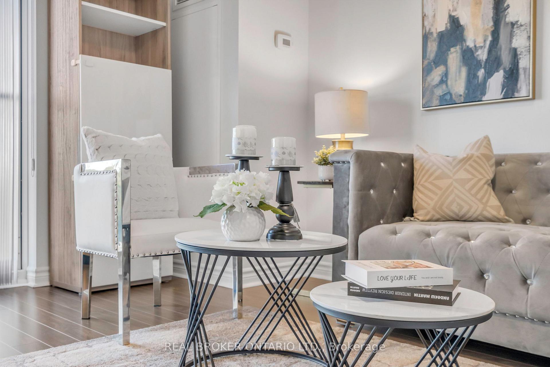 1 Bedroom Condo at 35 Saranac, Toronto For sale