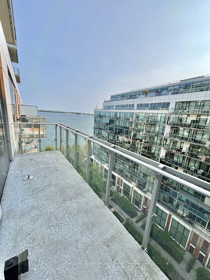 #1029 - 39 Queens Quay, Toronto, ON M5E 0A5