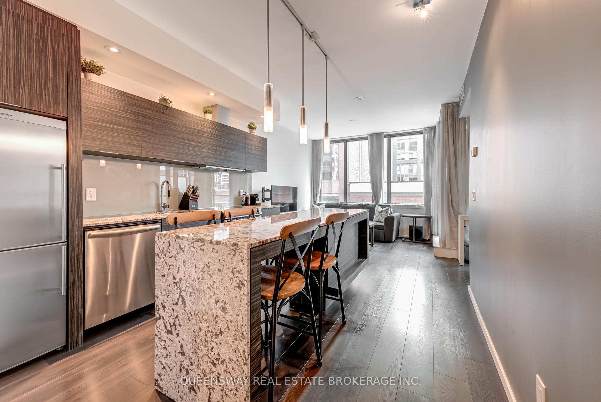 2 Bedrooms Condo at 8 Charlotte, Toronto For sale