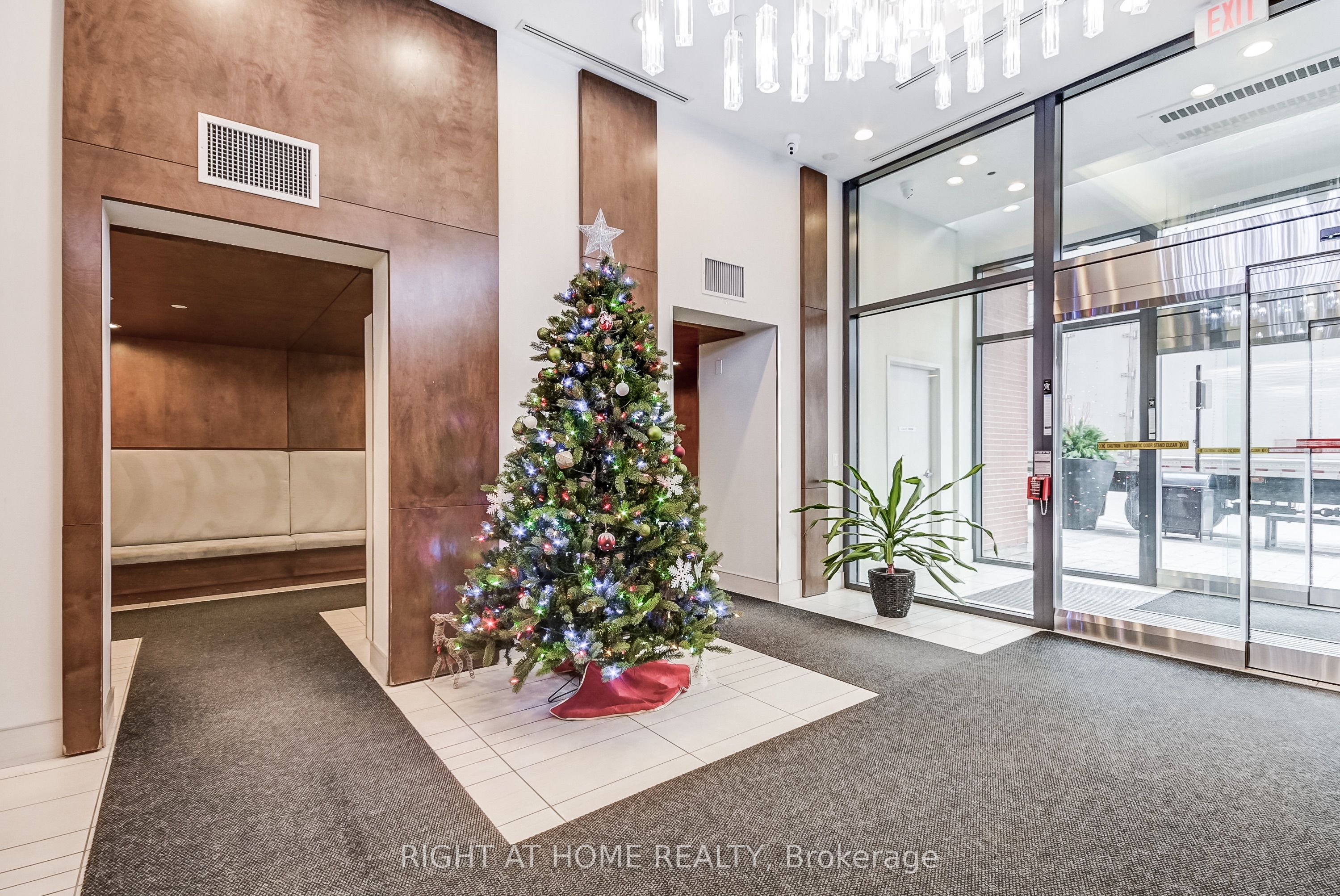 #2710 - 2212 Lake Shore Boulevard, Toronto, ON M8V 1A4