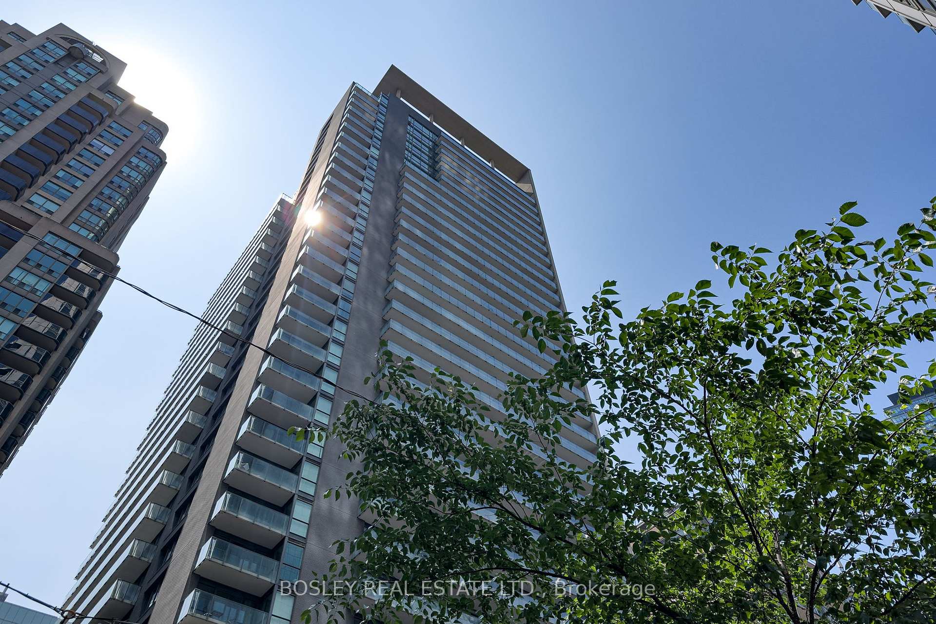 2 Bedrooms Condo at 770 Bay, Toronto For sale