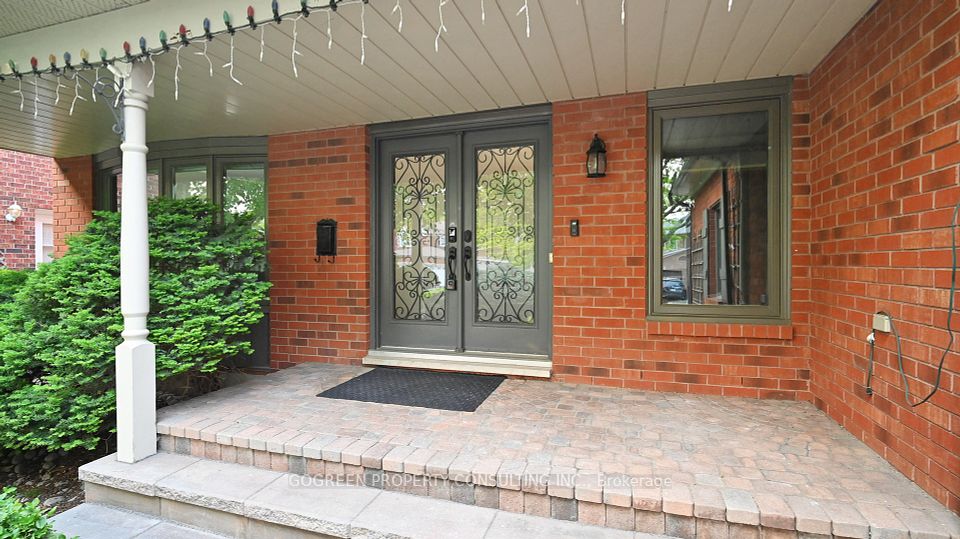1469 Livery Lane, Oakville, ON L6M 2Y8